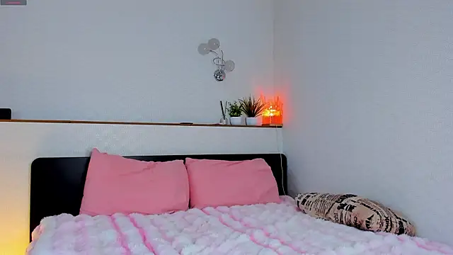 charlottacardi online show from 10.02.25