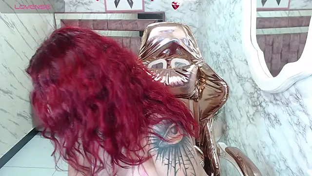 Snapshot of Red_Bunny_v chatting on 12.16.25 Red Bunny v online show from 12.16.25