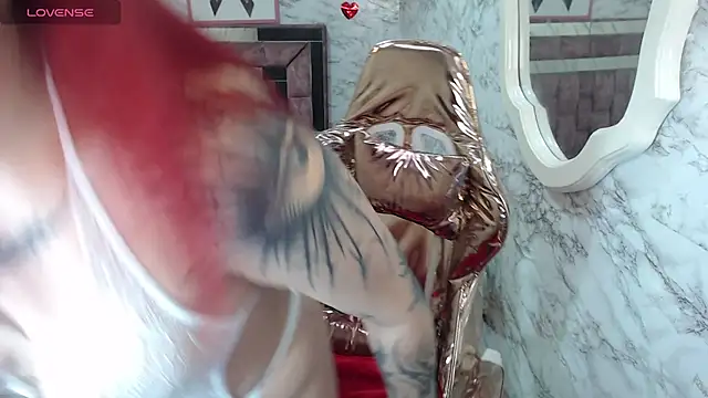 Snapshot of Red_Bunny_v chatting on 01.09.26 Red Bunny v online show from 01.09.26