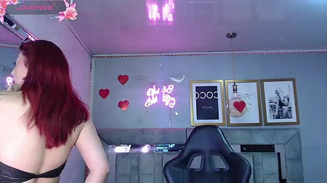 Red Bunny v online show from 04.12.26