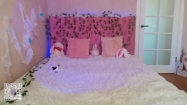 Pink Lila18 online show from 02.26.26