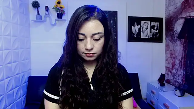 Eva Roussell online show from 11.25.25