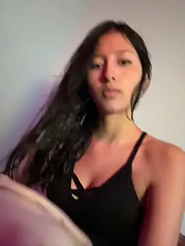 Snapshot of GiselleFever chatting on 11.16.25 GiselleFever online show from 11.16.25