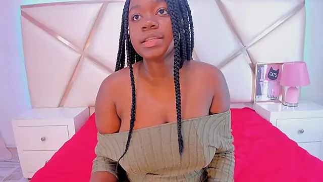 Snapshot of SulyClarck chatting on 10.07.25 SulyClarck online show from 10.07.25