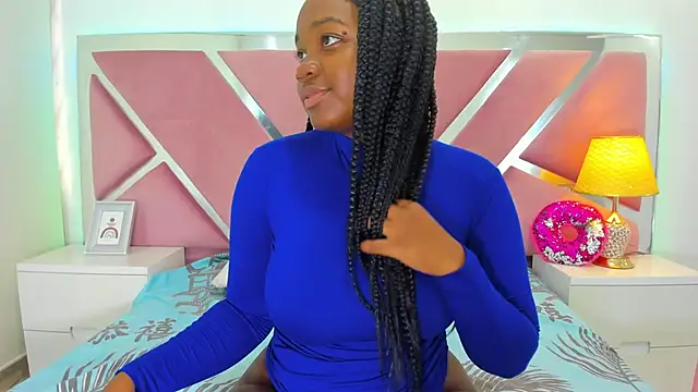 Snapshot of SulyClarck chatting on 11.19.25 SulyClarck online show from 11.19.25