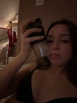 LillieOlive online show from 10.12.25