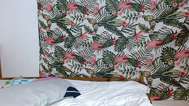 Snapshot of smallkarlakarla chatting on 02.20.26 smallkarlakarla online show from 02.20.26