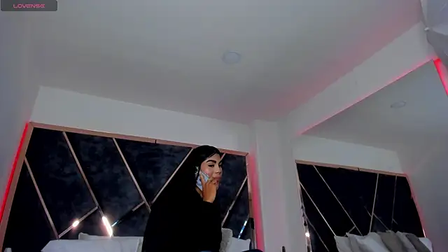 SusanaHenao online show from 12.18.25