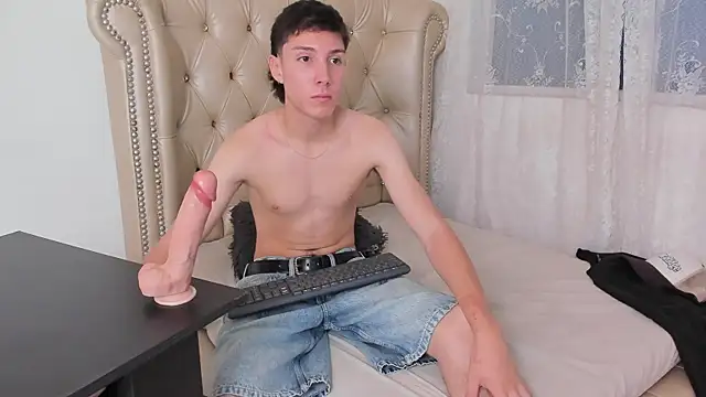 LittleDanny  online show from 09.19.25