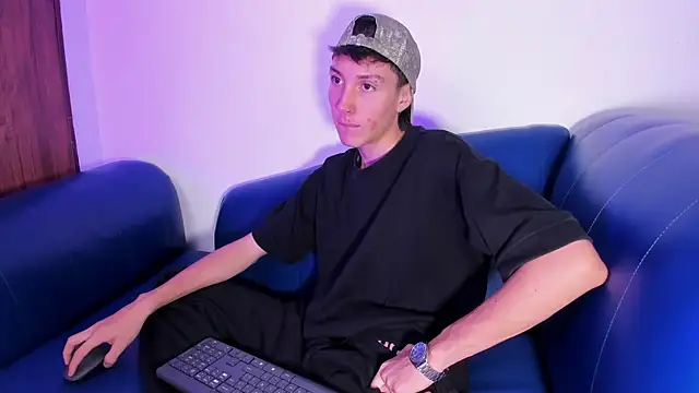 LittleDanny  online show from 04.19.26