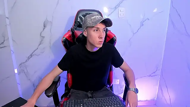 LittleDanny  online show from 04.23.26