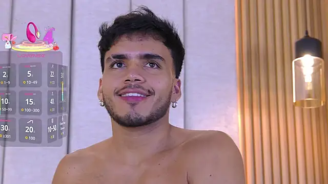 Snapshot of AlexanderJordan chatting on 10.14.25 AlexanderJordan online show from 10.14.25