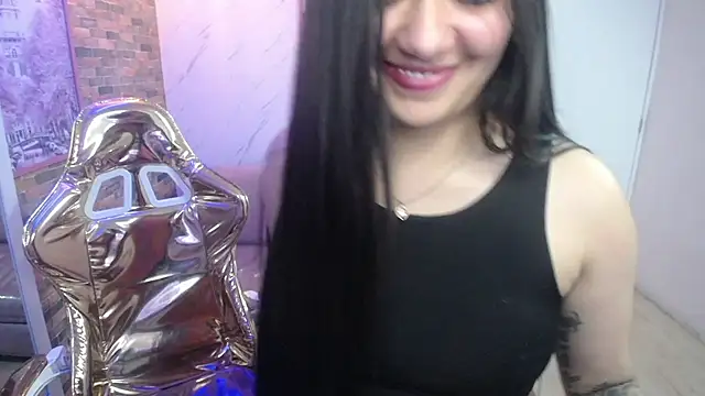 Snapshot of Ivony18_b chatting on 09.21.25 Ivony18 b online show from 09.21.25