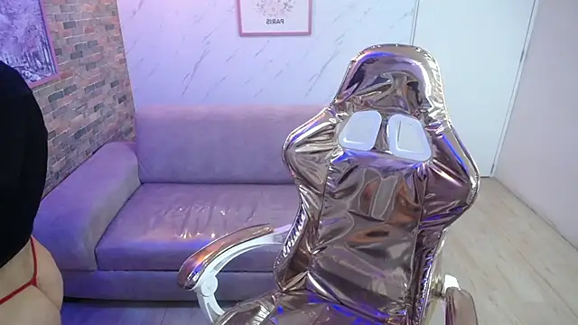 Snapshot of Ivony18_b chatting on 09.27.25 Ivony18 b online show from 09.27.25