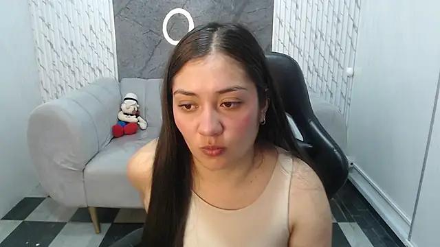 Snapshot of Ivony18_b chatting on 10.31.25 Ivony18 b online show from 10.31.25