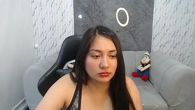 Snapshot of Ivony18_b chatting on 11.22.25 Ivony18 b online show from 11.22.25