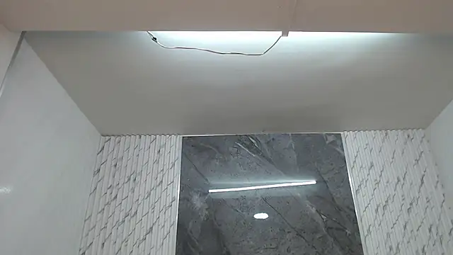 Snapshot of Ivony18_b chatting on 11.25.25 Ivony18 b online show from 11.25.25