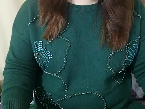 Snapshot of sizzling_alice chatting on 12.04.25 sizzling alice online show from 12.04.25