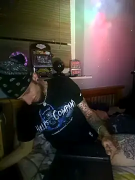 MODEST11 MMiILOO AMARO online show from 10.17.25