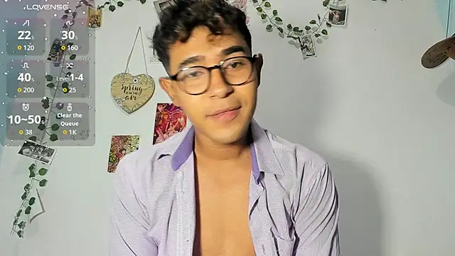 Snapshot of cute_sammy_1 chatting on 11.28.25 cute sammy 1 online show from 11.28.25