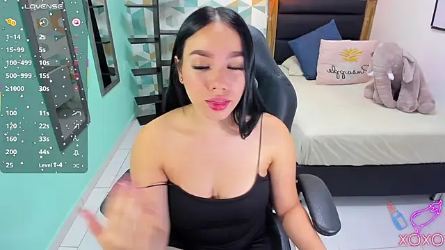 MOLLYSPENCER1 online show from 10.28.25