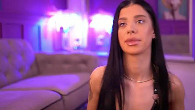 Snapshot of ArinaCarter chatting on 09.19.25 ArinaCarter online show from 09.19.25