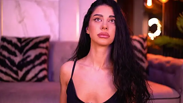 Snapshot of ArinaCarter chatting on 10.28.25 ArinaCarter online show from 10.28.25