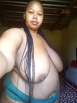 Snapshot of Curvycandy95 chatting on 11.05.25 Curvycandy95 online show from 11.05.25