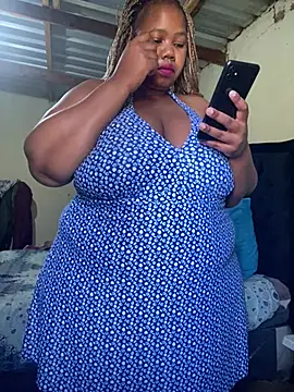Snapshot of Curvycandy95 chatting on 06.03.26 Curvycandy95 online show from 06.03.26