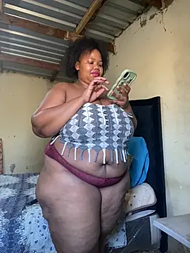 Snapshot of Curvycandy95 chatting on 07.17.26 Curvycandy95 online show from 07.17.26