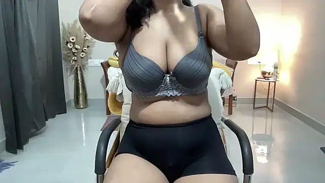 Snapshot of piyassi__divya chatting on 06.18.26 piyassi divya online show from 06.18.26