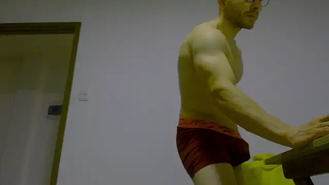 Rocky Muscle online show from 04.12.26