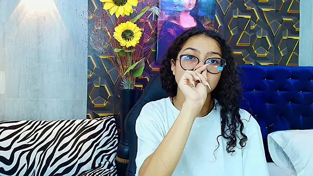 Snapshot of honeymoon_12 chatting on 10.14.25 honeymoon 12 online show from 10.14.25