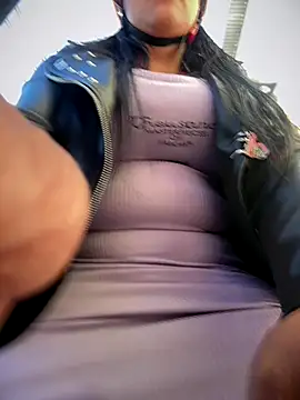 Snapshot of -Mia1 chatting on 11.12.25 -Mia1 online show from 11.12.25