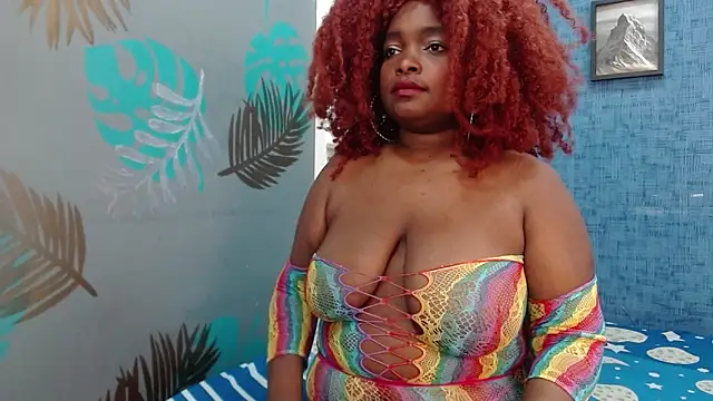 Snapshot of isabella_brown1 chatting on 10.29.25 isabella brown1 online show from 10.29.25