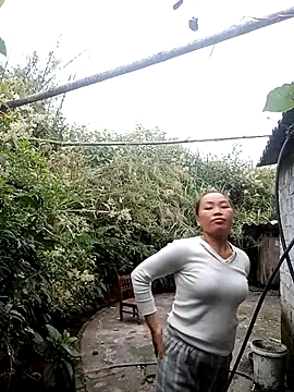 Snapshot of bany-xx chatting on 10.29.25 bany-xx online show from 10.29.25