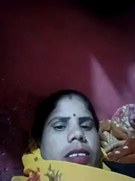 Snapshot of Nehaja33e chatting on 11.11.25 Nehaja33e online show from 11.11.25