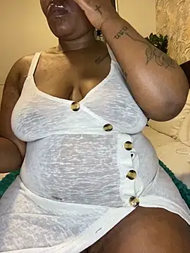 Snapshot of fatpussydallx chatting on 06.19.26 fatpussydallx online show from 06.19.26