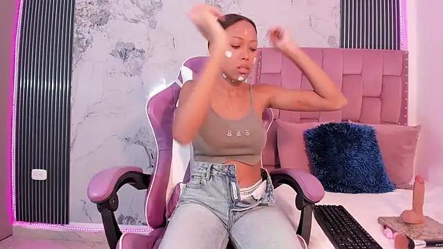 Mia Duarte1 online show from 11.26.25