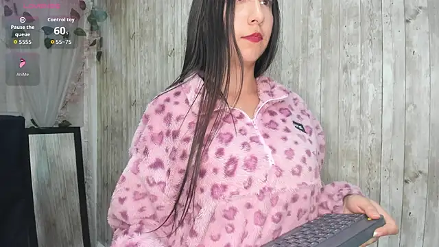 Snapshot of Sophi_Thaylorr chatting on 09.11.25 Sophi Thaylorr online show from 09.11.25