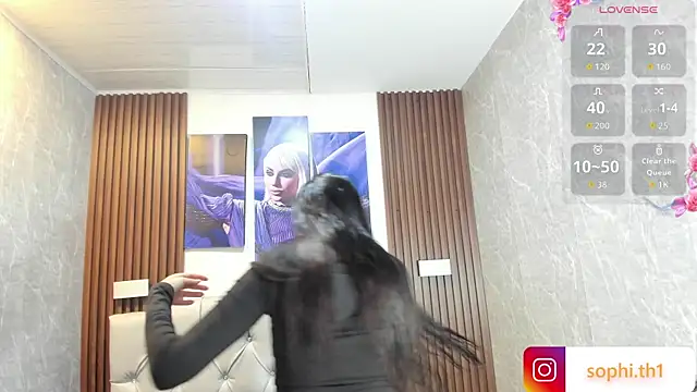 Snapshot of Sophi_Thaylorr chatting on 10.04.25 Sophi Thaylorr online show from 10.04.25