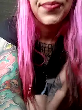 Snapshot of Meganhynde chatting on 09.26.25 Meganhynde online show from 09.26.25