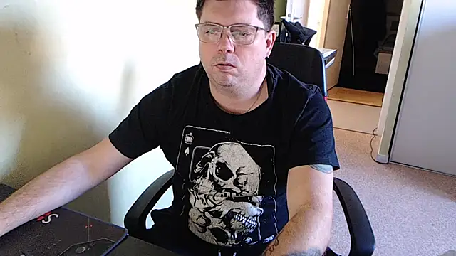 Snapshot of blueandwhite1 chatting on 02.02.25 blueandwhite1 online show from 02.02.25