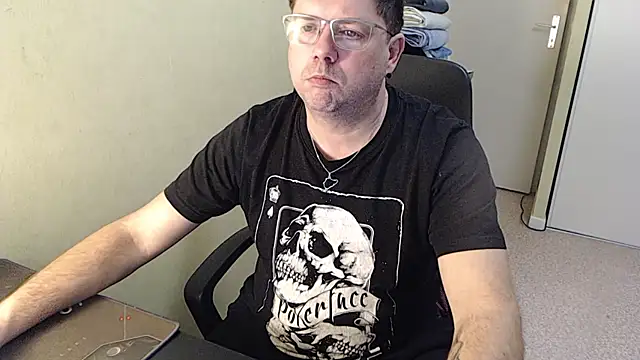 Snapshot of blueandwhite1 chatting on 02.03.25 blueandwhite1 online show from 02.03.25