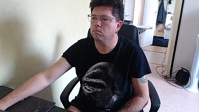 Snapshot of blueandwhite1 chatting on 10.09.25 blueandwhite1 online show from 10.09.25