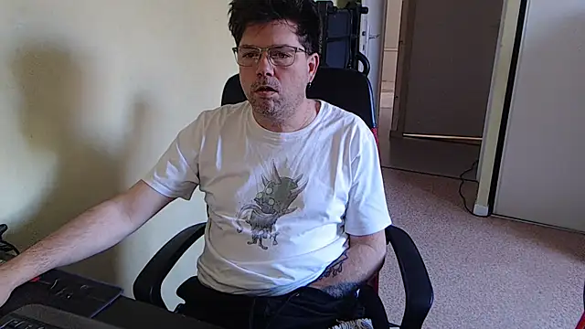 blueandwhite1 online show from 04.04.26