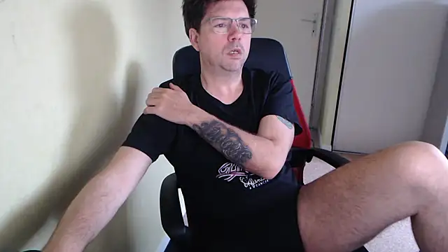 blueandwhite1 online show from 04.18.26