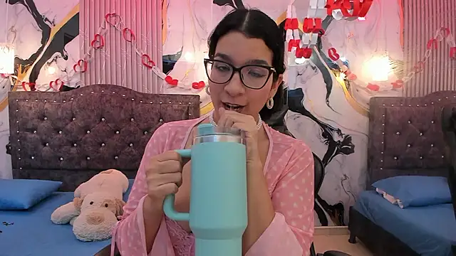 GiaCutee online show from 02.26.26