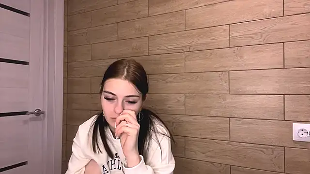 TianaWidell online show from 12.21.25