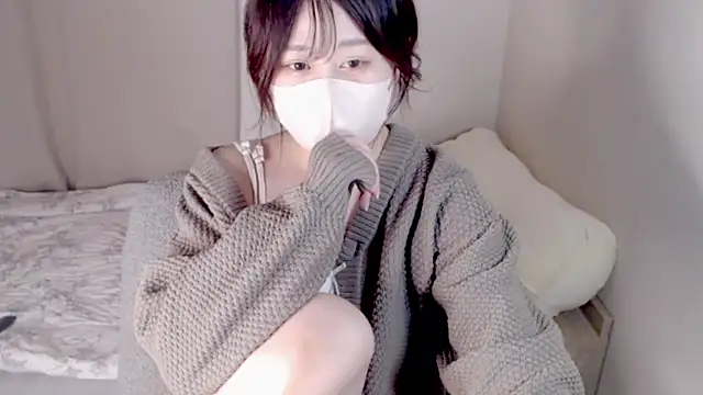 Snapshot of mi__san chatting on 10.21.25 mi san online show from 10.21.25